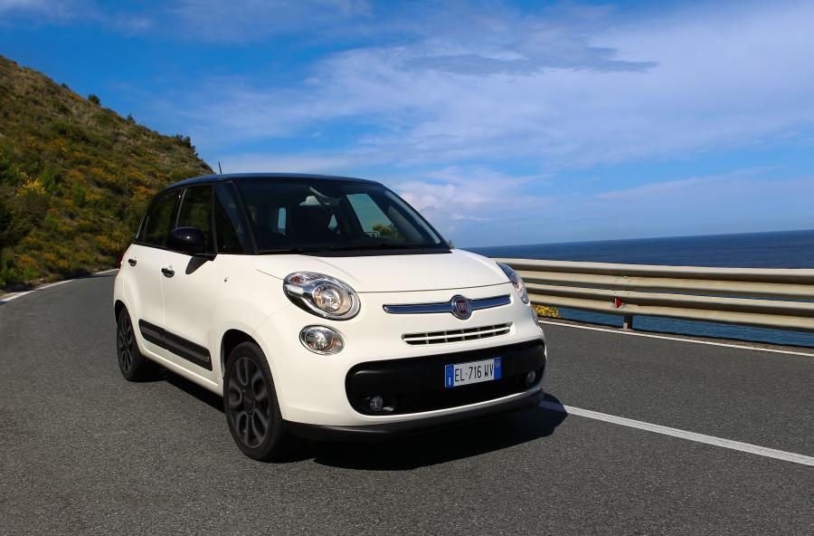  Fiat 500L 2012 года  (фото 37 из 84)